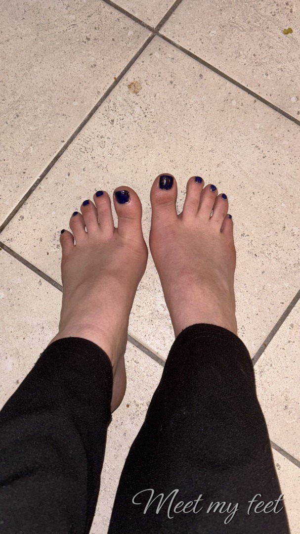 Meet My Feet - Dominaso