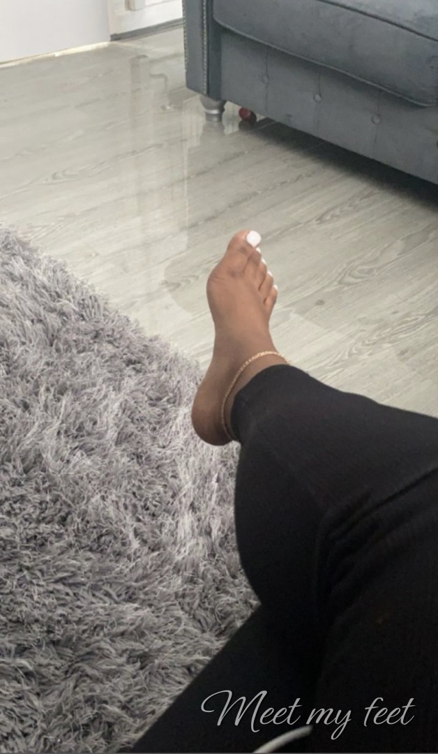 Meet My Feet - Ines77270